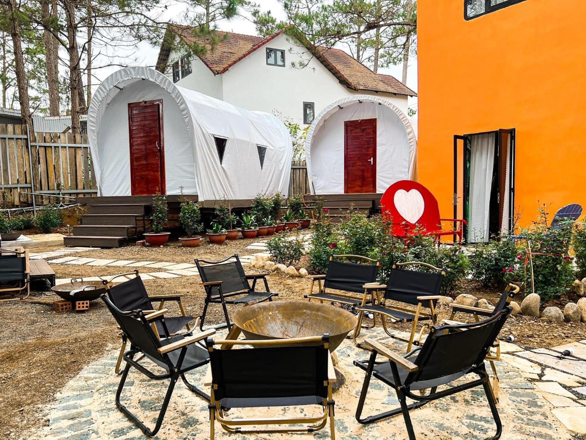 De Vivre Homestay Mang Den Kon Von Kla Esterno foto